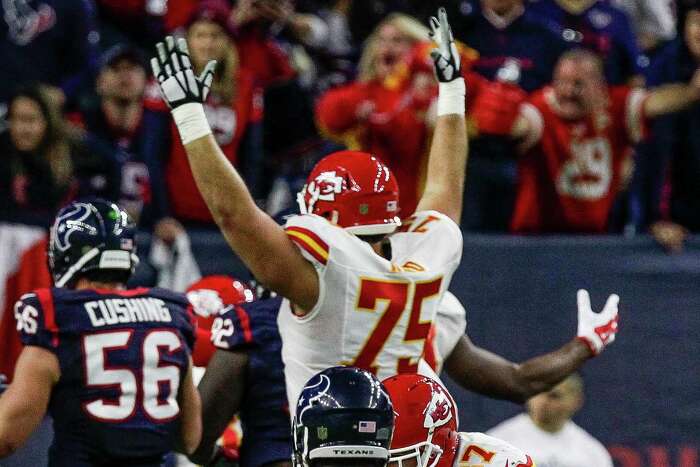 Chiefs end playoff drought with shutout of Texans