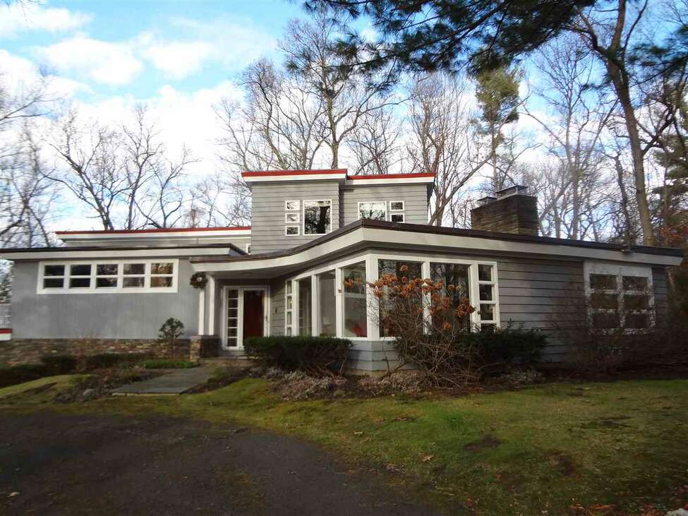 Photos Homes for 1 million in Colonie