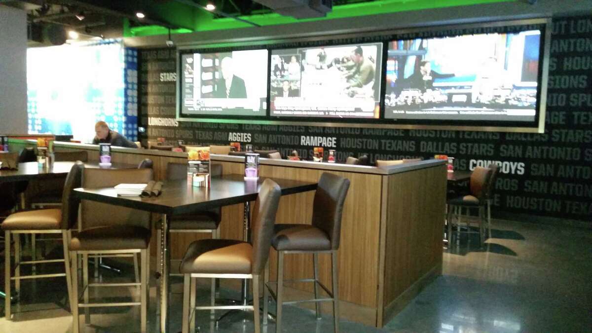 Dave & Buster's, Johnny Rockets set to open in San Antonio's Shops at