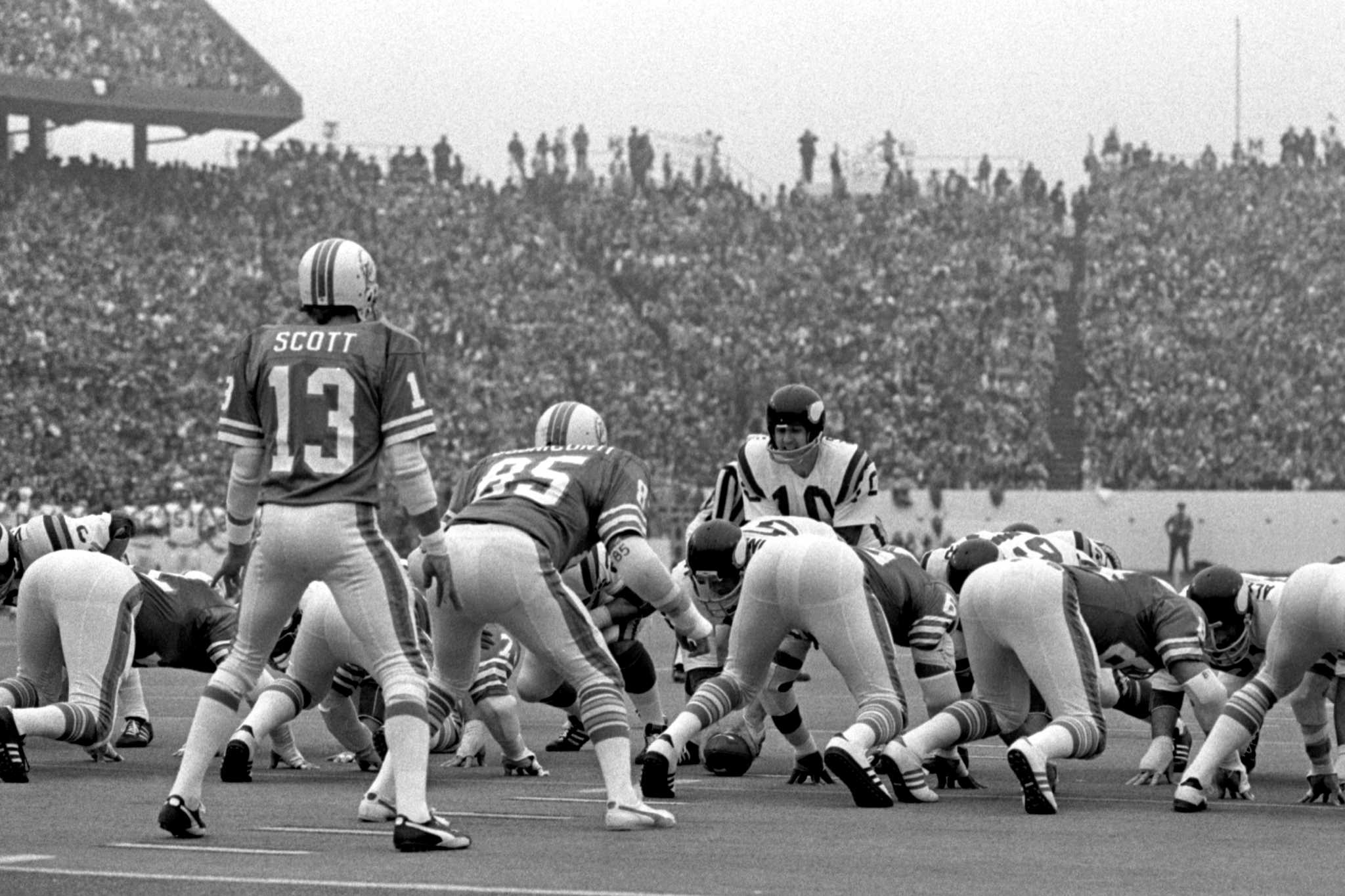 Minnesota Vikings Carl Eller on sidelines during game vs Los Angeles  News Photo - Getty Images