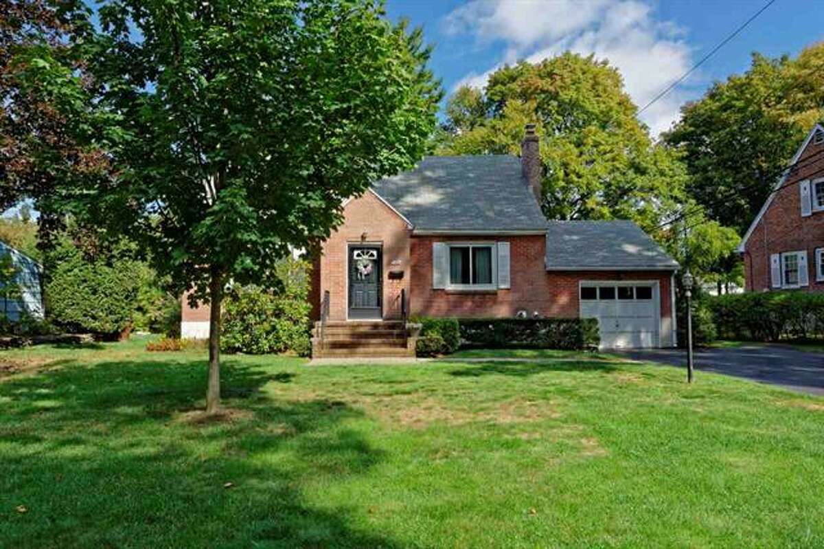 Featured Home Cape Cod in Bethlehem