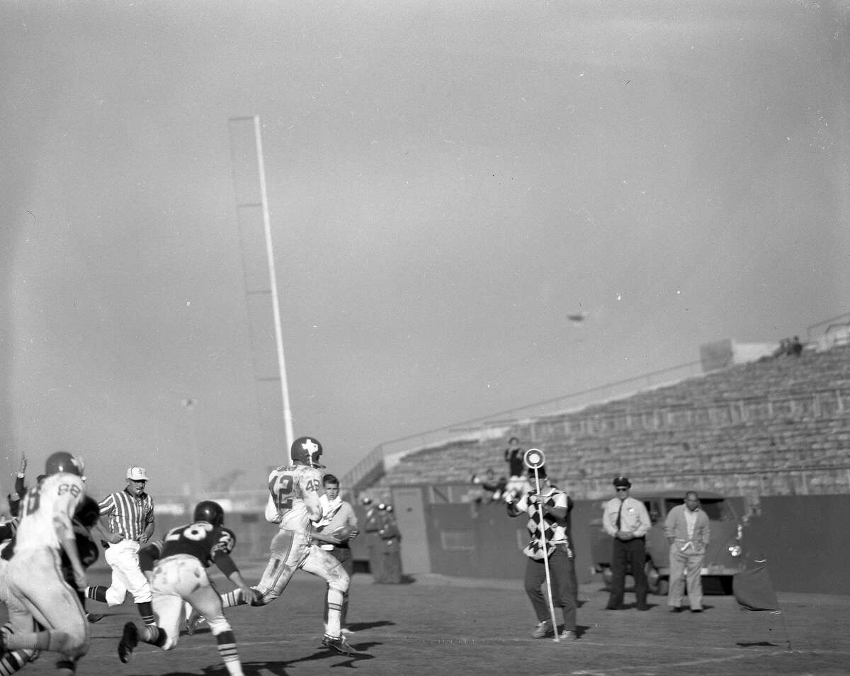 Raiders' home headaches From 1960 in S.F. to today