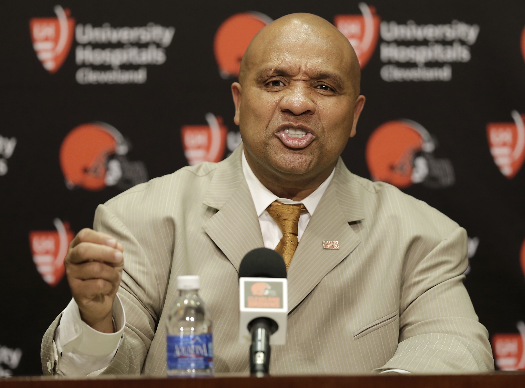 Ex-coach Hue Jackson says Cleveland Browns lied about plans during