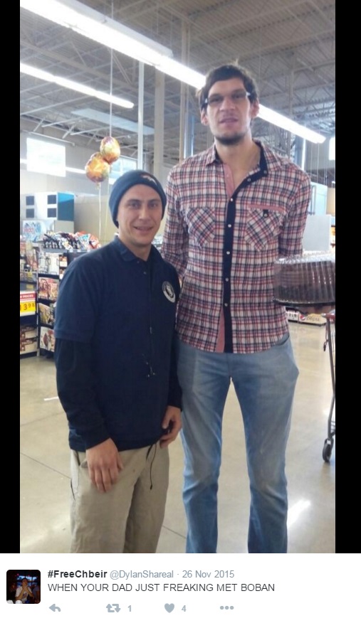 Photos: Spurs' Boban Marjanovic's humongous hands are the size of