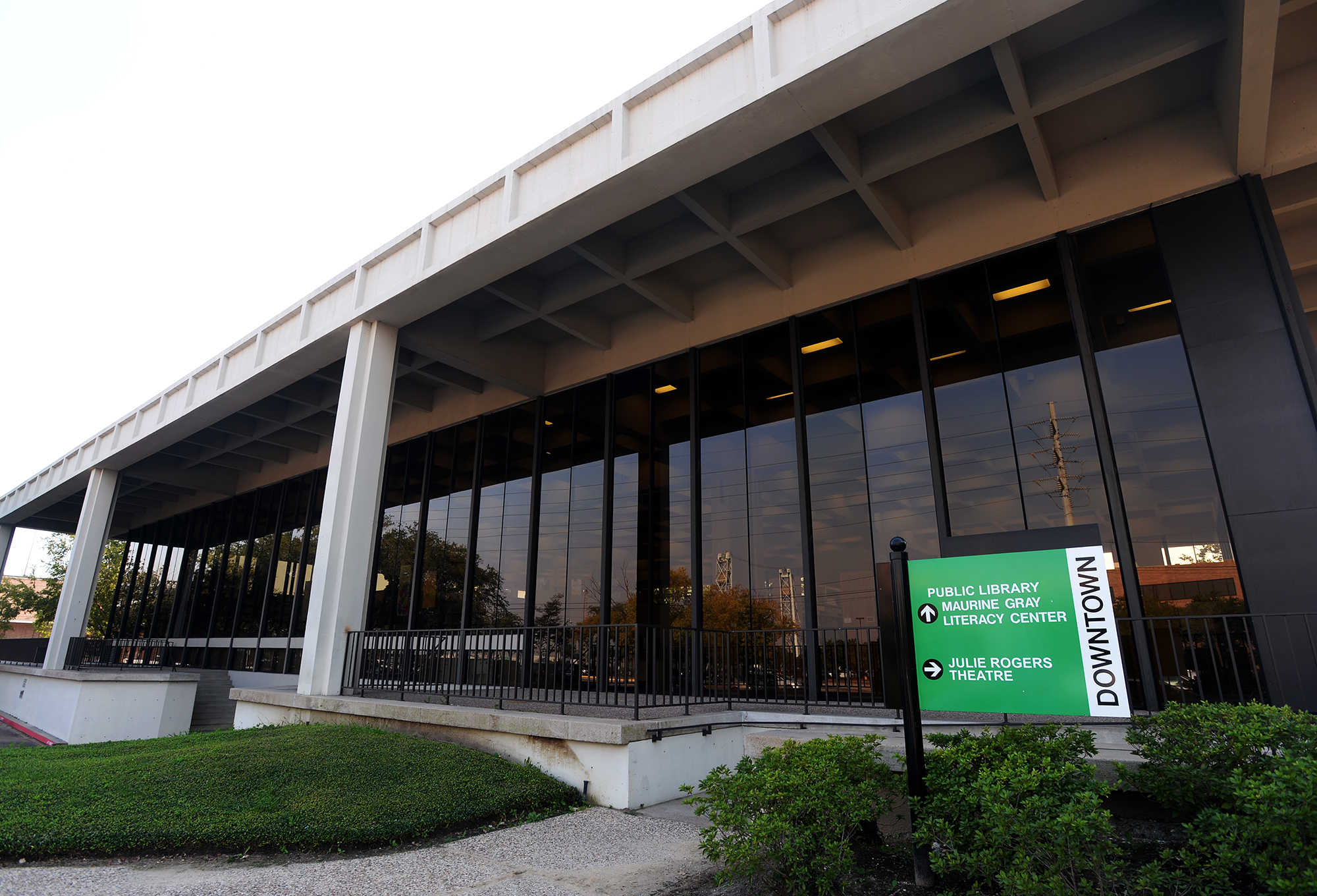 City mulls future of downtown Beaumont s main library