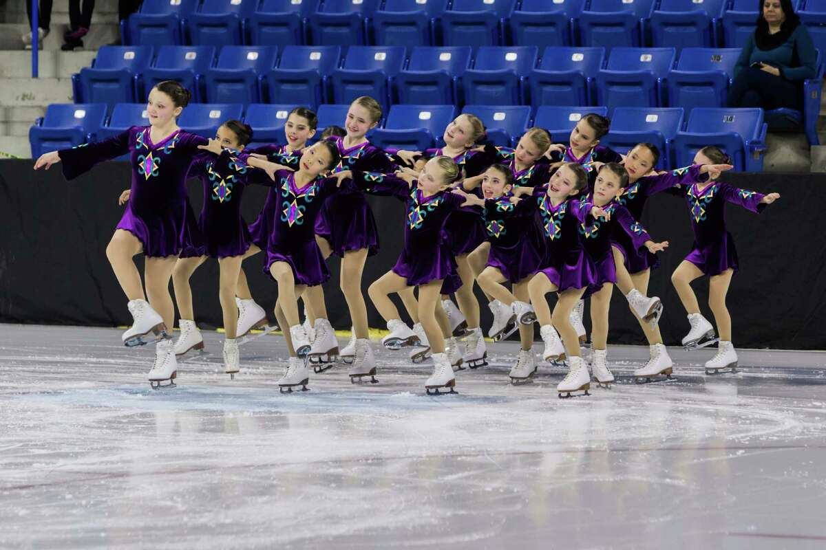 Skyliners synchronized skating team earn six medals at Colonial Classic