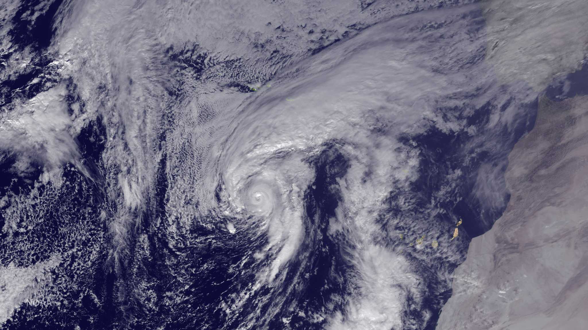 Шторм статус. Алекс (ураган, 2010). Тропический шторм Алекс. Атлантический океан ураган инаватение. Атлантический ураган ыв 2021.
