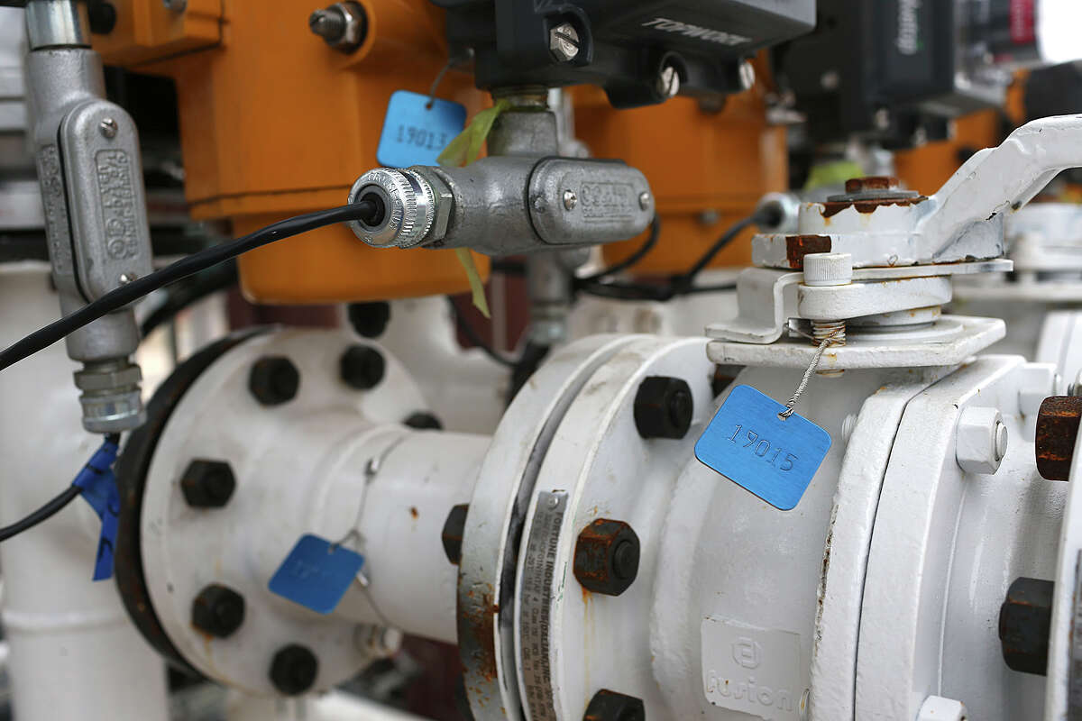 Tags mark valves at the Calumet Refinery, Monday, Jan. 11, 2016. The refinery has undergone over $200 million in updates that includes new fractionation towers and 18 solvent storage tanks.
