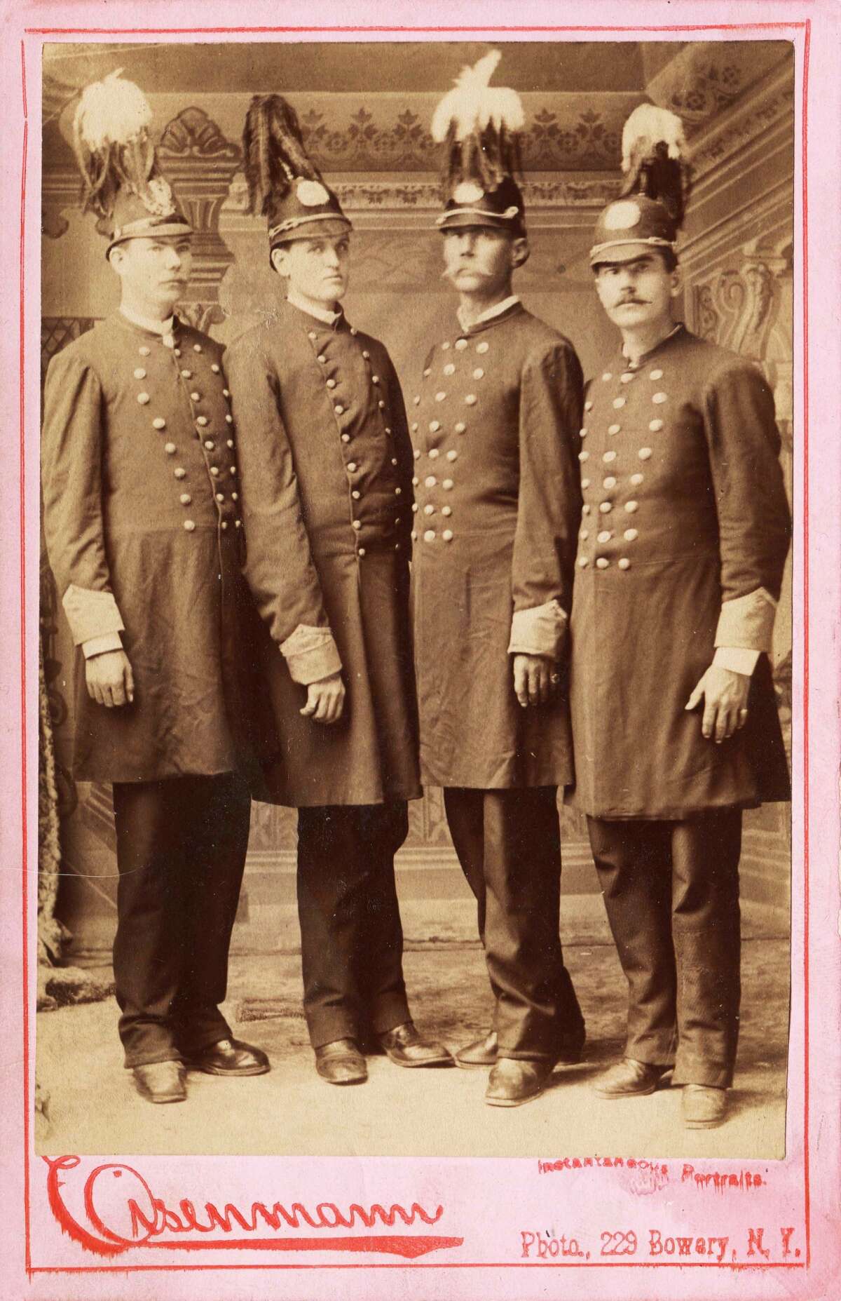 A top Reddit post is revealing history on some of Texas’ tallest, who all happened to be brothers.