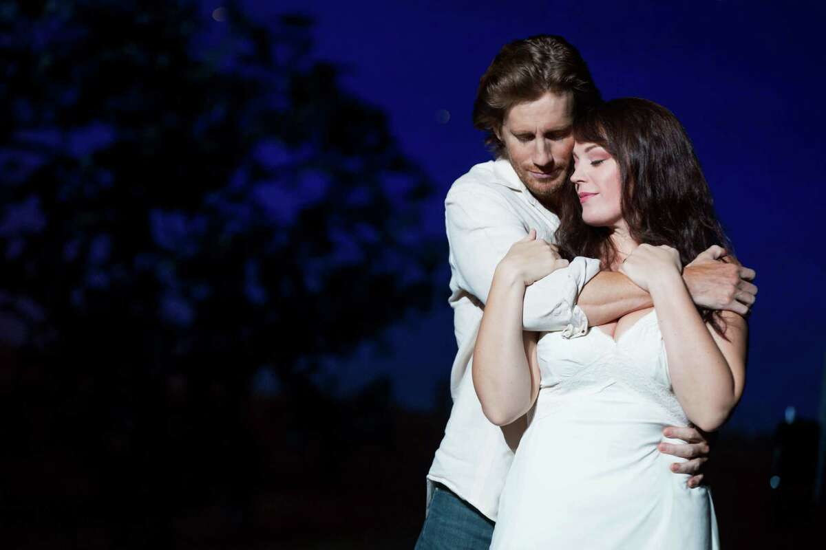 Elizabeth Stanley (Francesca) and Andrew Samonsky (Robert) star in the national tour of "The Bridges of Madison County."