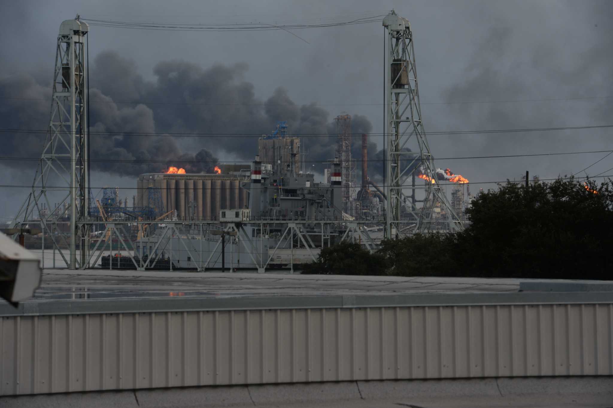 Flames smoke at ExxonMobil refinery was no cause for alarm