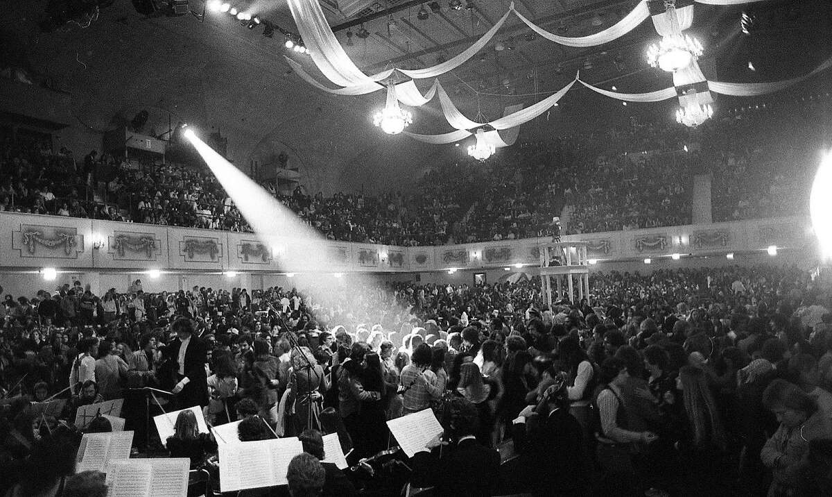 Longlost photos of The Band's 'The Last Waltz' uncovered Longlost photos of The Band's 'The Last Waltz' uncovered