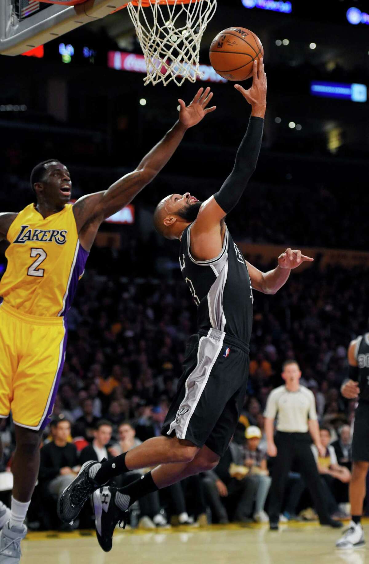 Spurs, Ginobili steal Kobe’s anniversary night