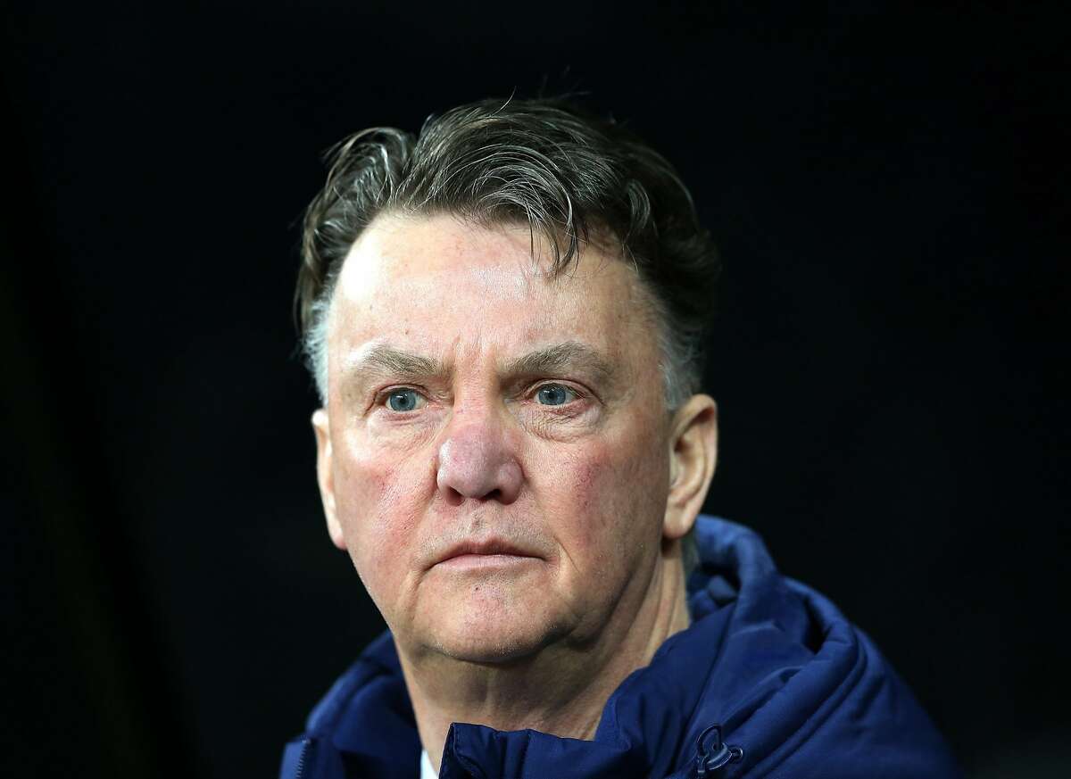 Manchester United's manager Louis Van Gaal awaits the start of the English Premier League soccer match between Newcastle United and Manchester United at St James' Park, Newcastle, England, Tuesday, Jan. 12, 2015. (AP Photo/Scott Heppell)