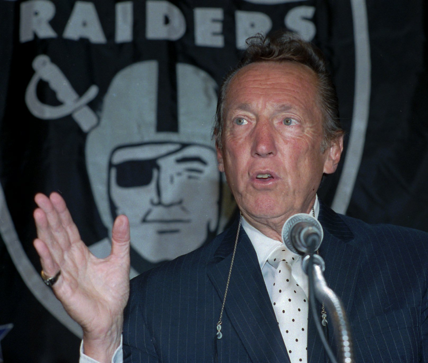 Court takes IRS’ side over Al Davis’ family in tax dispute