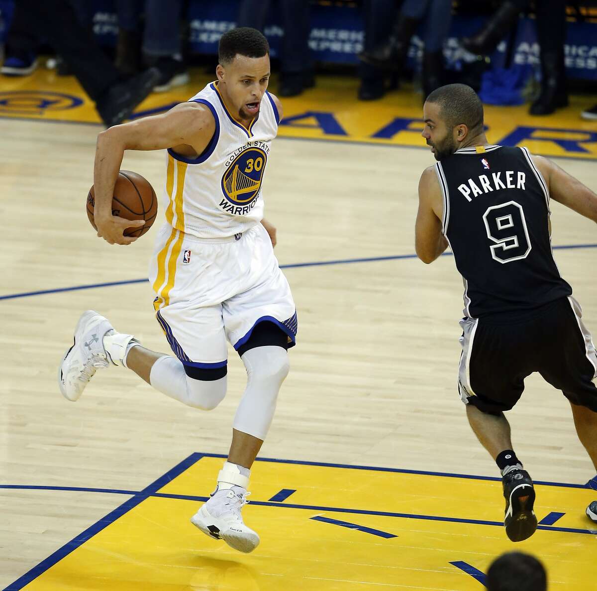 Warriors dominate matchup of league’s best vs. Spurs