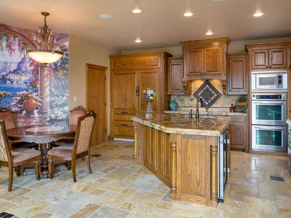 Mansions for sale in small Texas towns