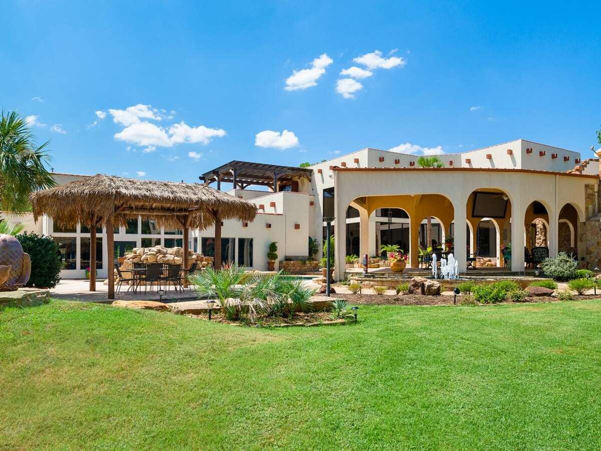 Mansions for sale in small Texas towns