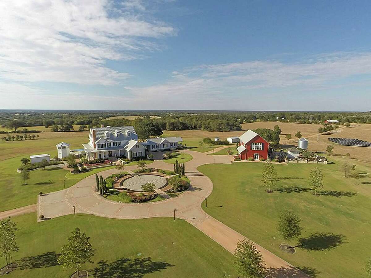 Round Top mansion offers elegance, country comfort