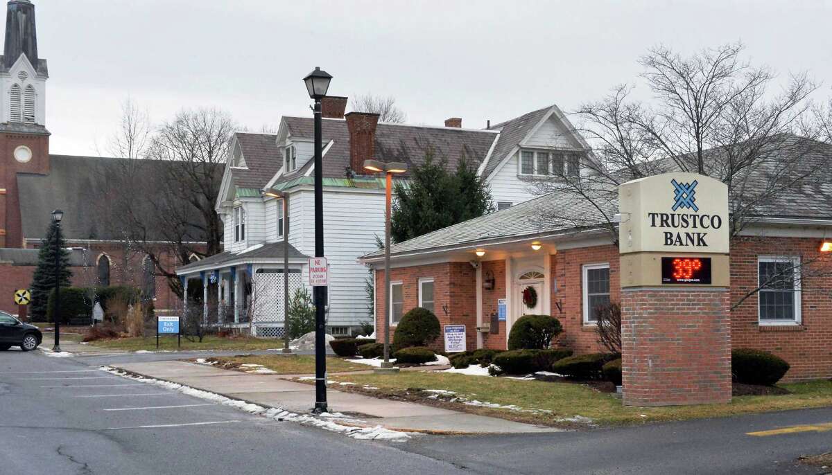 Emails show early confusion over Hoosick Falls water pollution