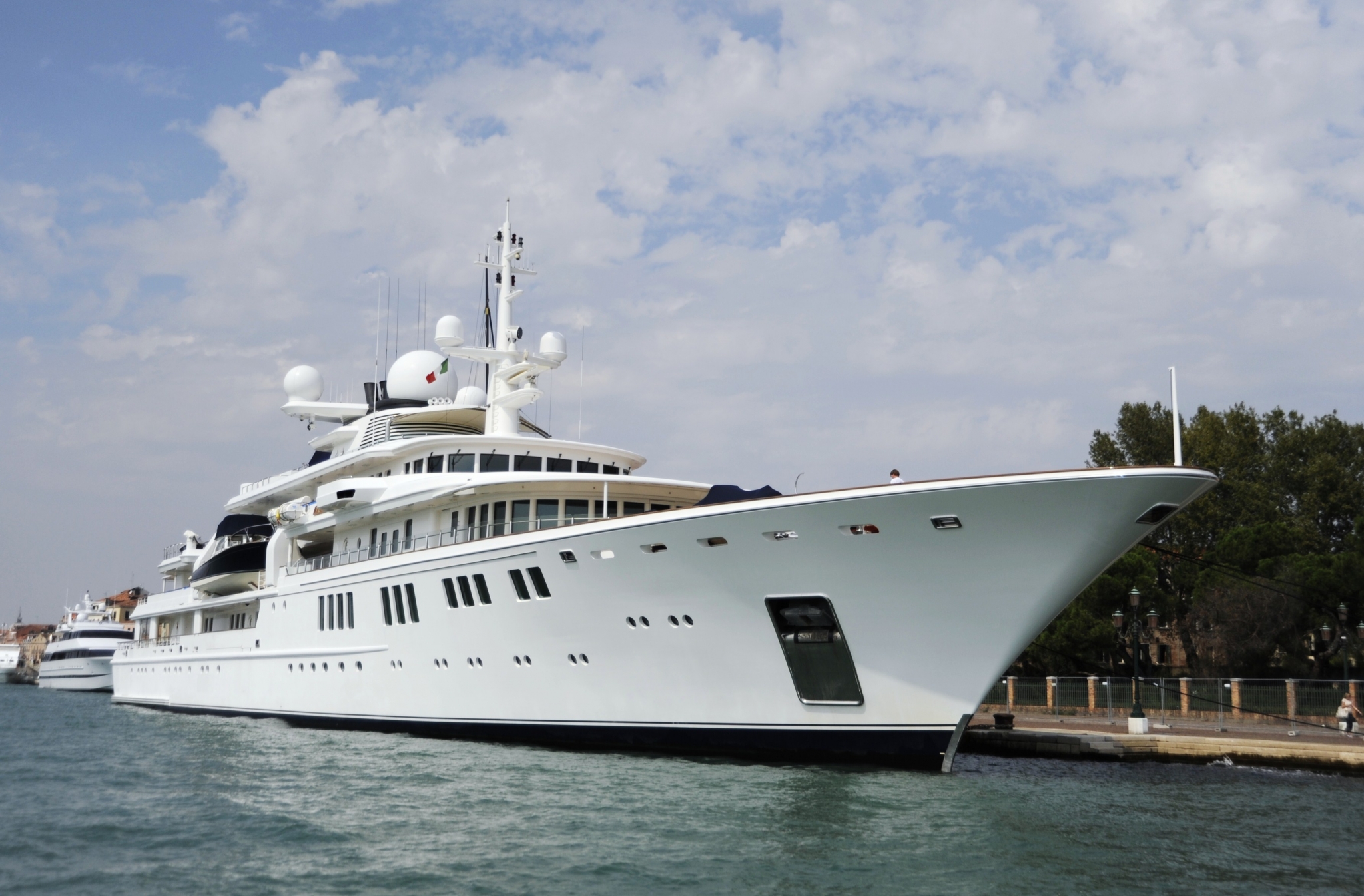 paul allen yacht petrel