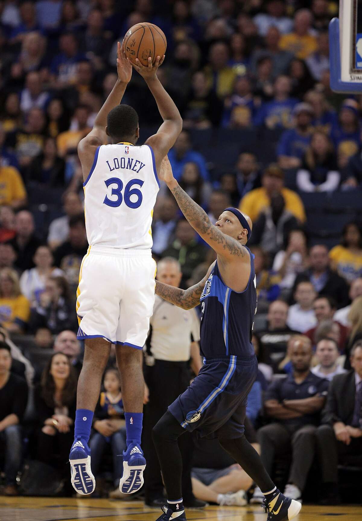 Warriors Leaning Toward Exercising Option On Kevon Looney