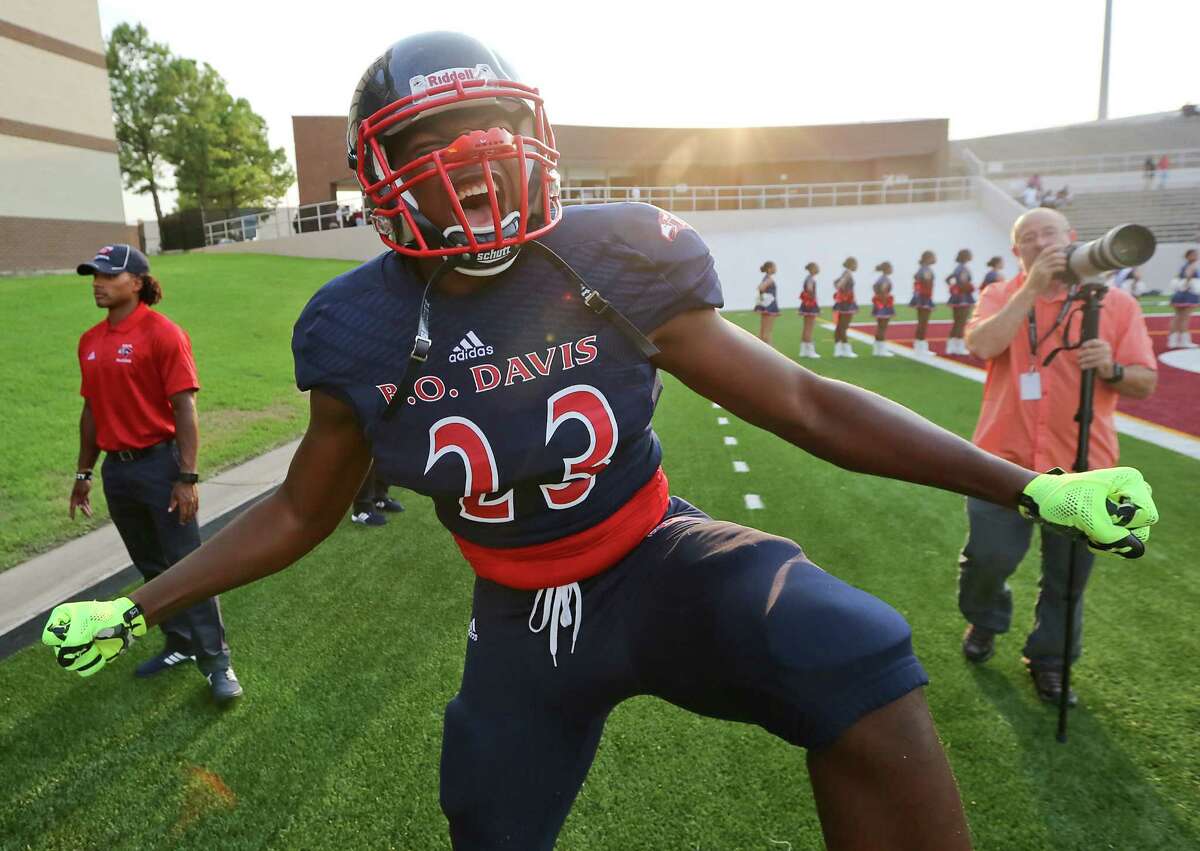 Aldine Davis' Jeffrey McCullough will pick among Texas, Notre Dame, Stanford and Texas A&M. (23) of the Bejamin O. Davis Falcons gets fired up before playing agains the Spring Lions on Thursday August 27, 2015 at W.W. Thorne Stadium in Houston, TX. (Photo: Thomas B. Shea/For the Chronicle)