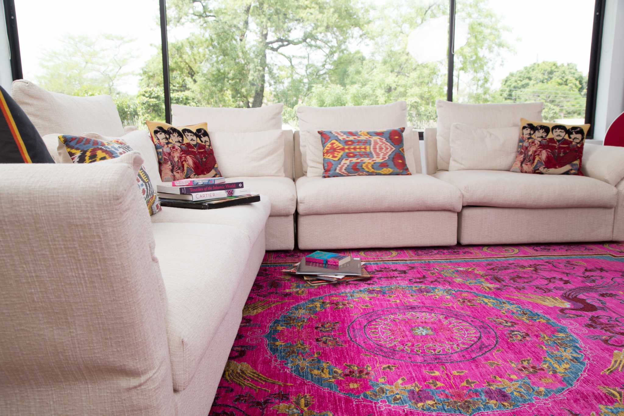 New website sells handmade rugs wholesale