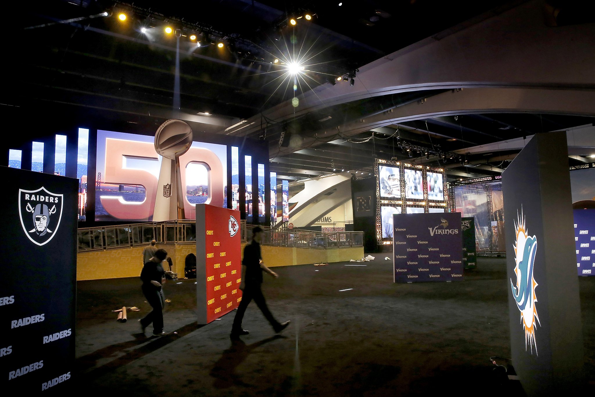 NFL Experience creates ties with big game