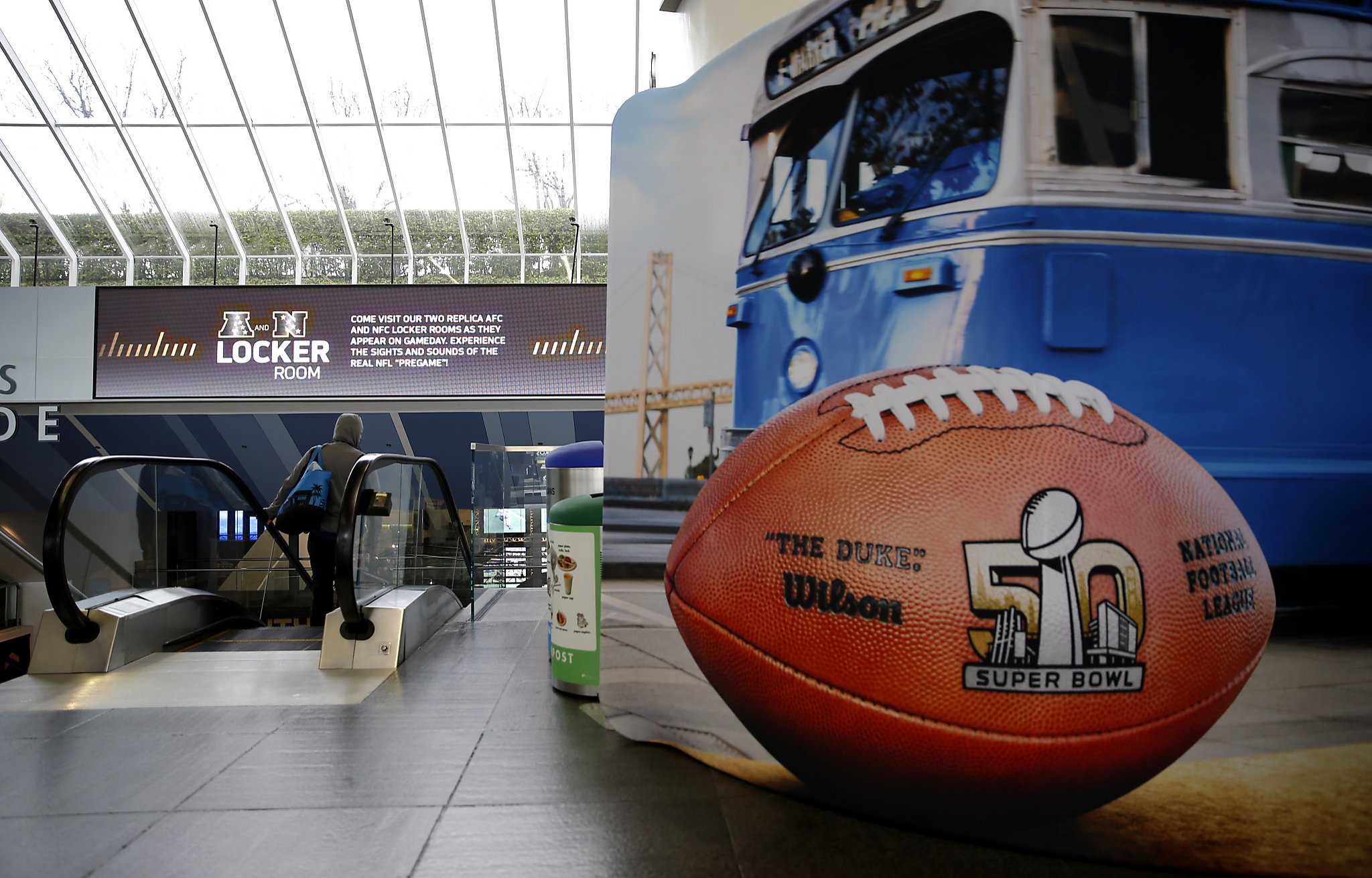 NFL Experience creates ties with big game