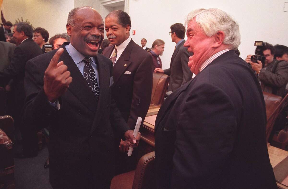 BROWN SWEARS/10JAN96/MN/BW--Mayor Brown shared a laugh with one of his new Fire Commissioners, longtime public servant Hadley Roff, after a swearing-in ceremony. By Brant Ward