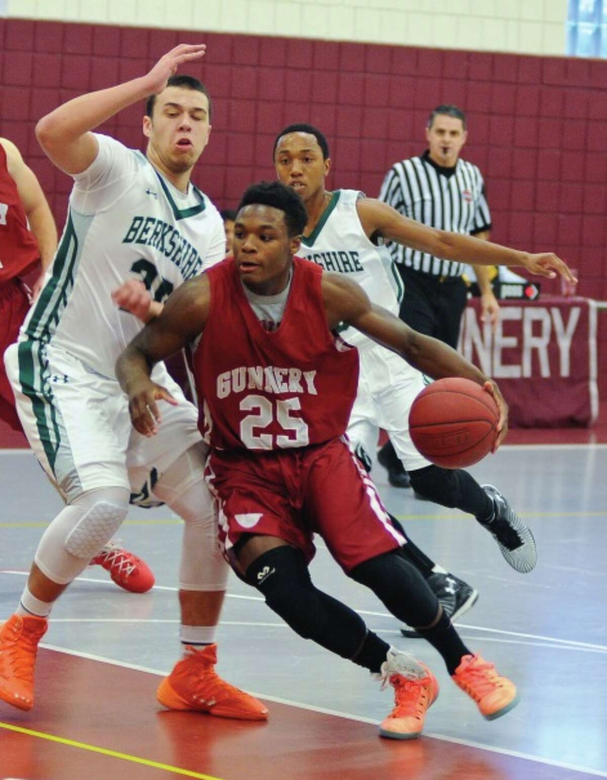 HIGH SCHOOL ROUNDUP: Gunnery's Spence passes 1,000-point milestone