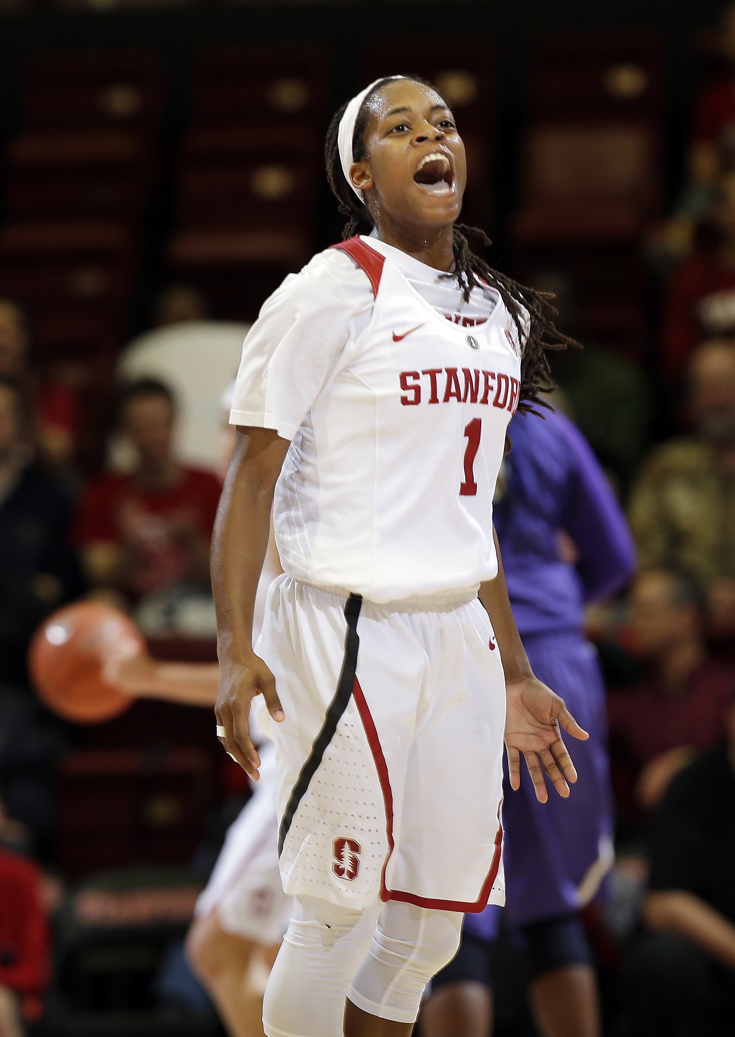Lili Thompson scores 27 as Stanford women rip Washington 6953