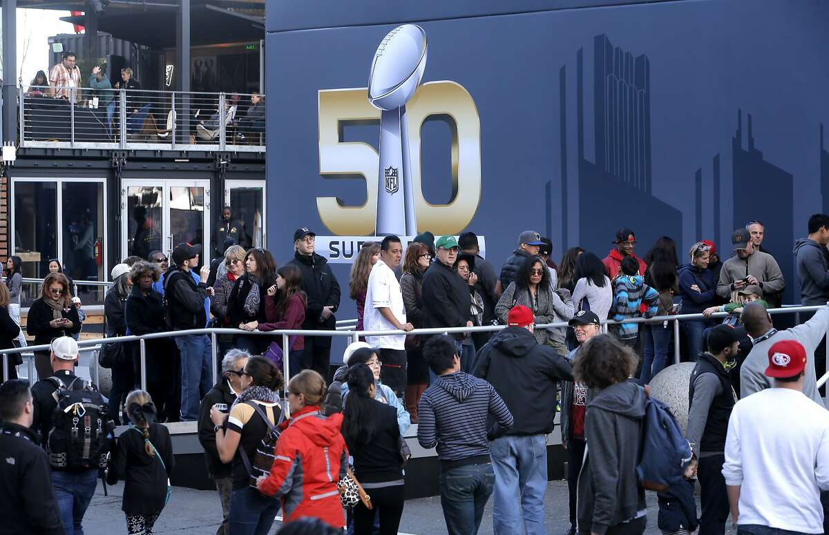 Super Bowl party starts early with opening of downtown fan zone