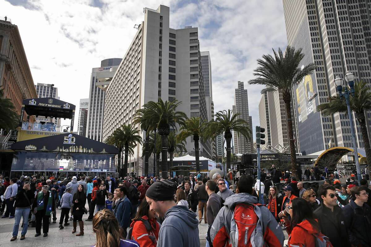 Super Bowl party starts early with opening of downtown fan zone