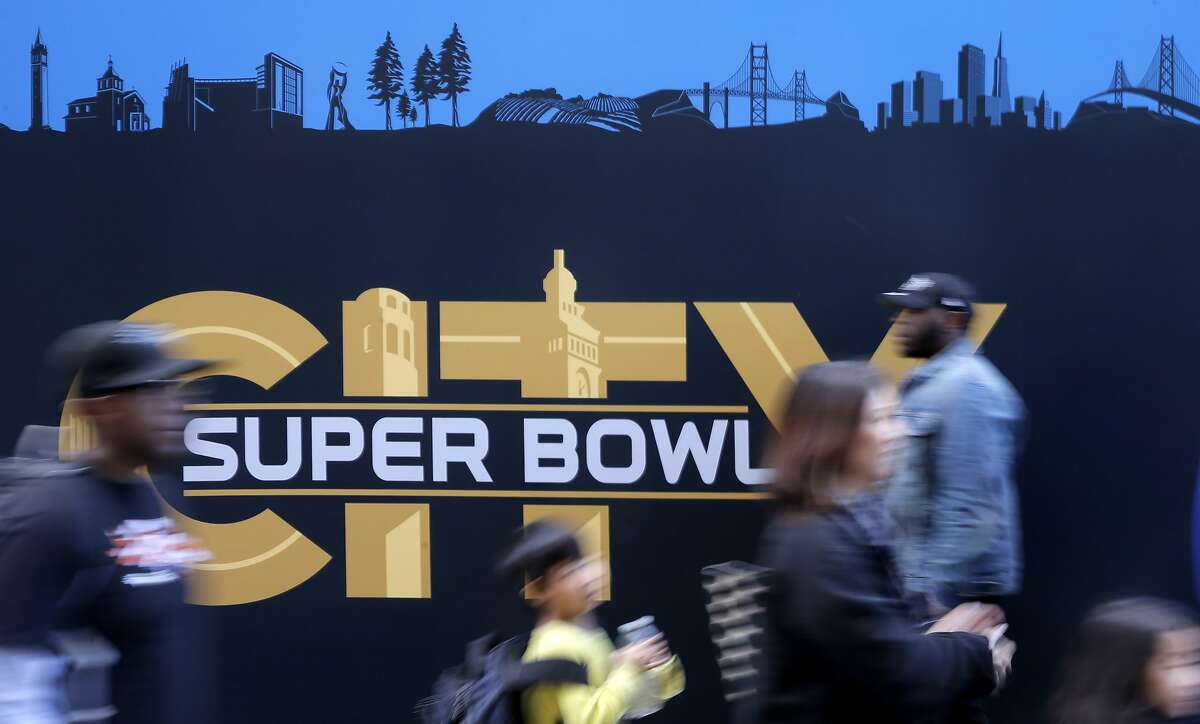 Super Bowl party starts early with opening of downtown fan zone