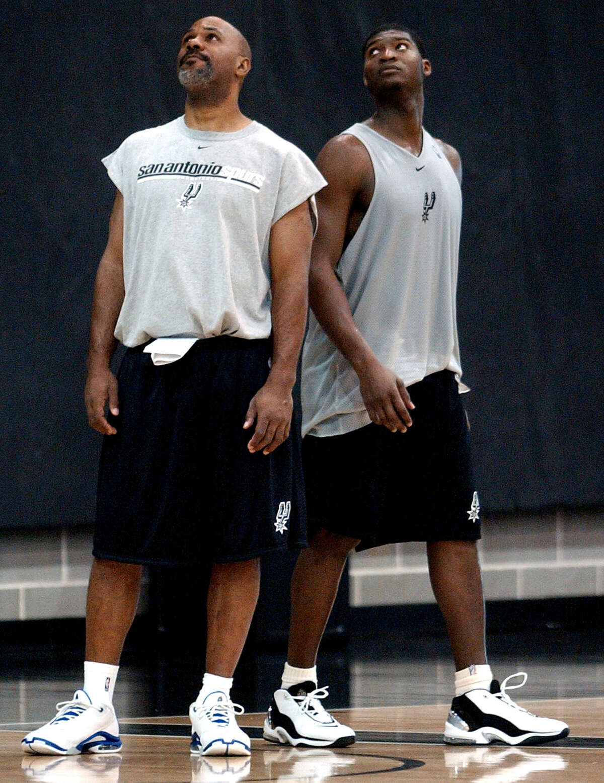 Offtopic conversation Mario Elie