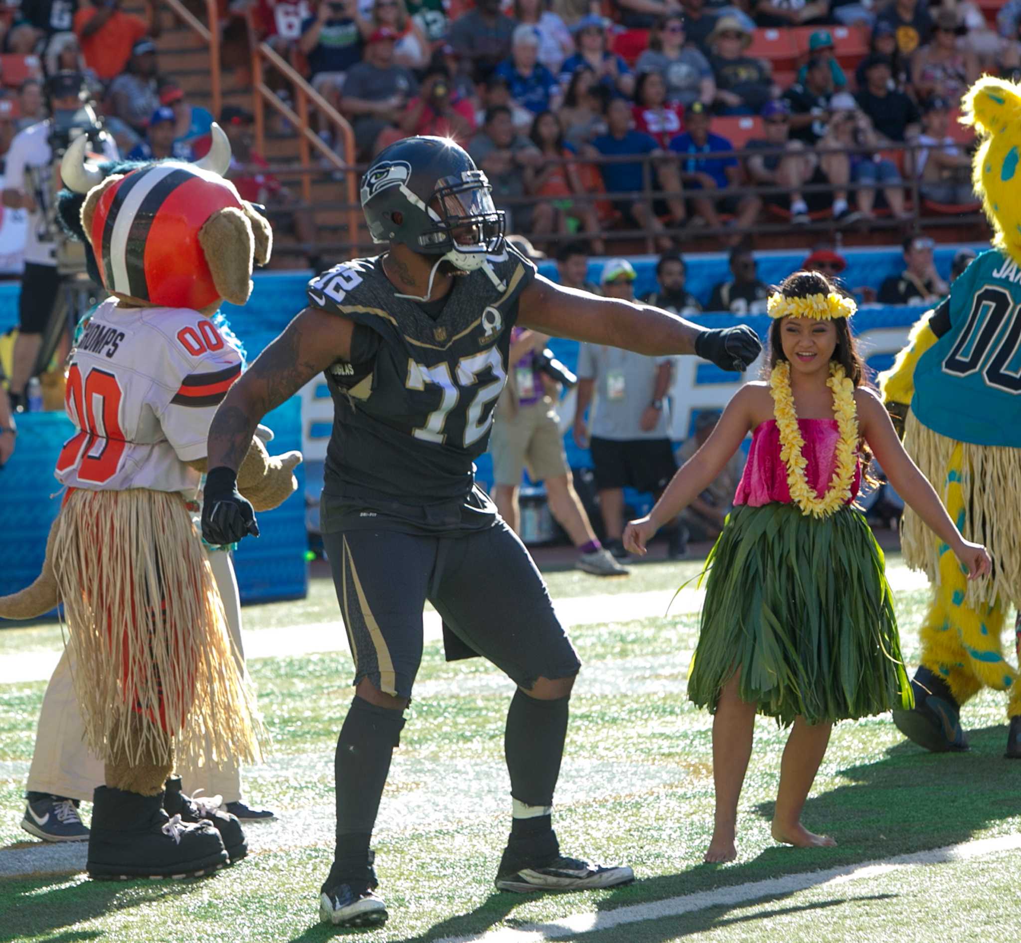 Seahawks Wilson, Bennett named MVPs in 49-27 Pro Bowl win