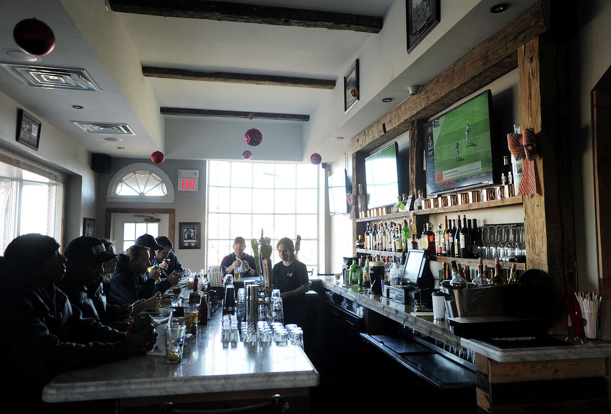 TopYelp reviewed places to watch a sports game near Bridgeport