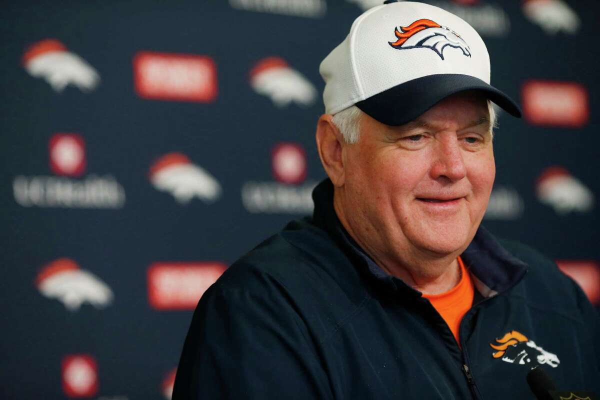 Denver Broncos defensive coordinator Wade Phillips jokes with reporters after an NFL football practice at the team's headquarters Friday, Jan. 29, 2016, in Englewood, Colo. The Broncos are preparing to face the Carolina Panthers in Super Bowl 50 on Sunday, Feb. 7. (AP Photo/David Zalubowski)