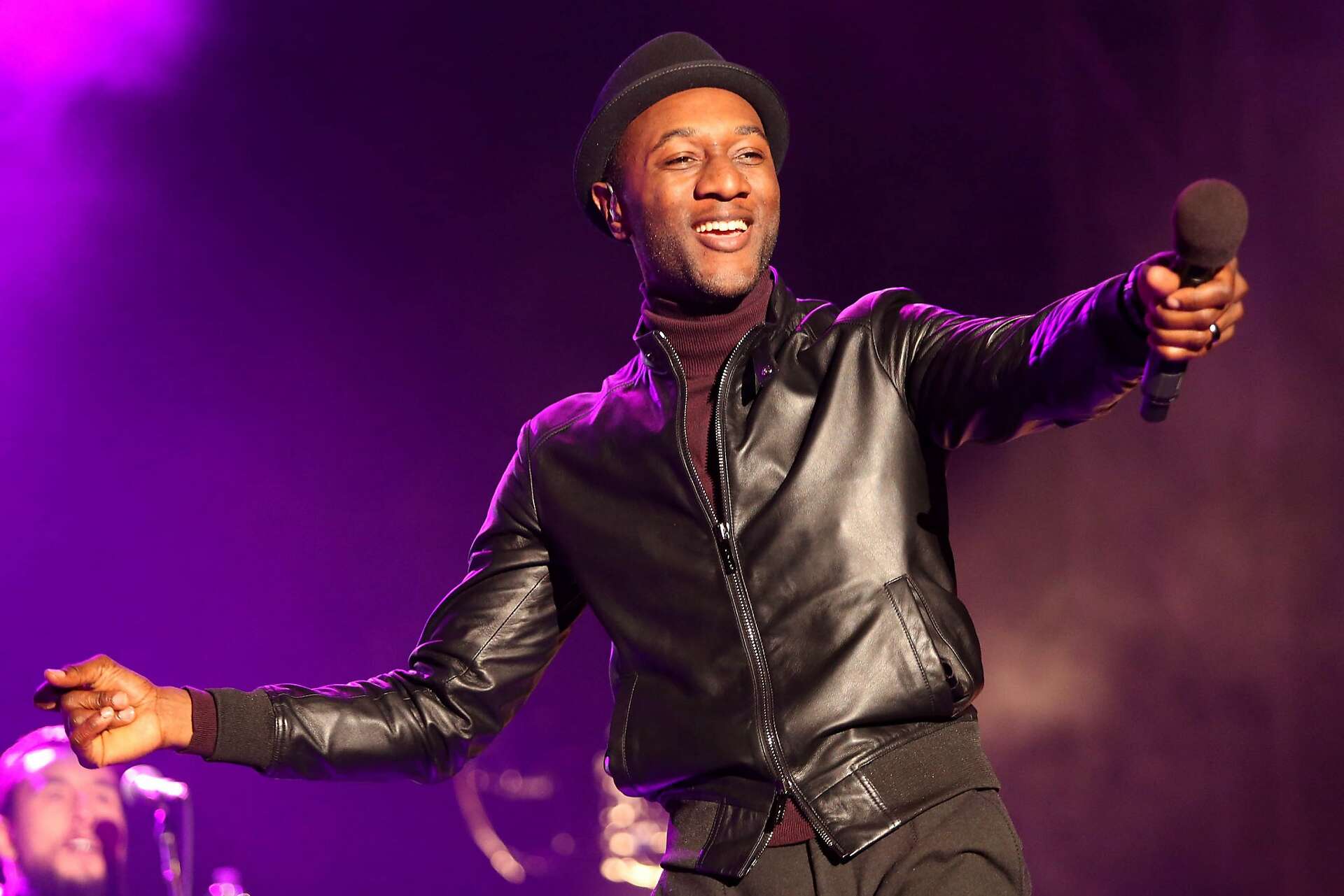 Singer Aloe Blacc Releases New Single “Shine (Remix)”, image size:1920x1281