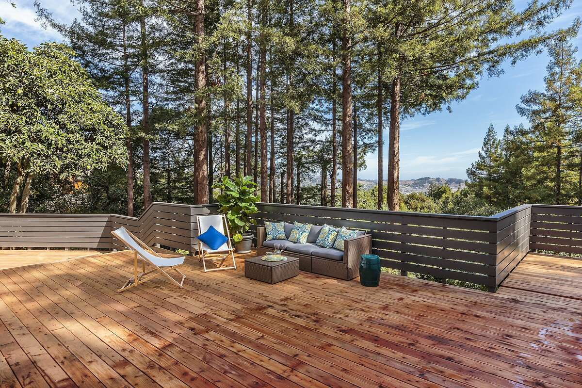 Outdoor spaces abound at Corte Madera contemporary