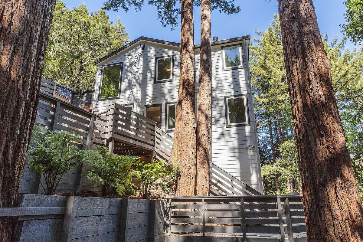 Outdoor spaces abound at Corte Madera contemporary