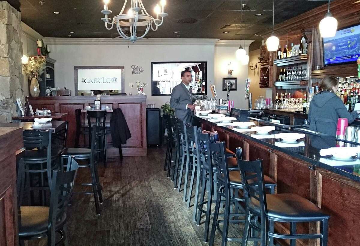 TopYelp reviewed places to watch a sports game near Bridgeport