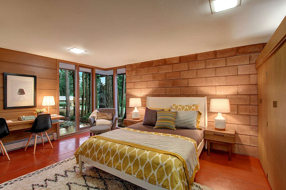 Frank Lloyd Wright-inspired home in Sammamish