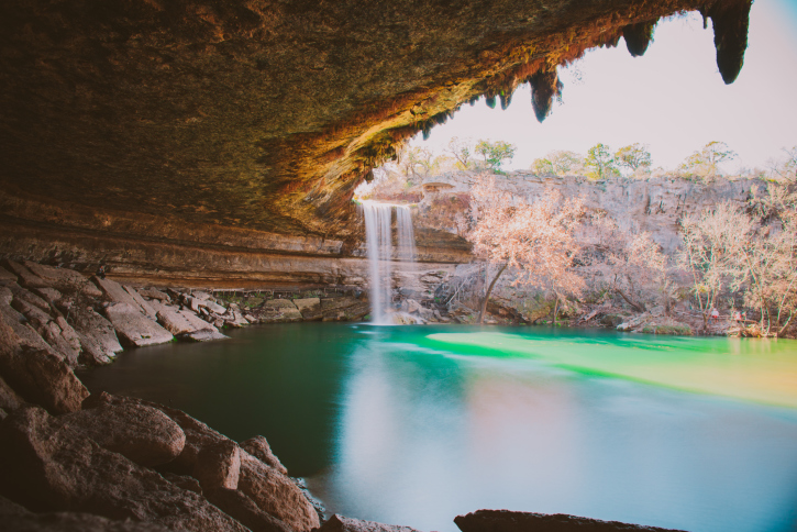 Stunning Texas waterfall closed for summer due to falling rocks - Vimarsana News
