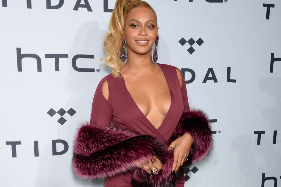 Beyoncé Squeezes Lemonade For Collectors Edition