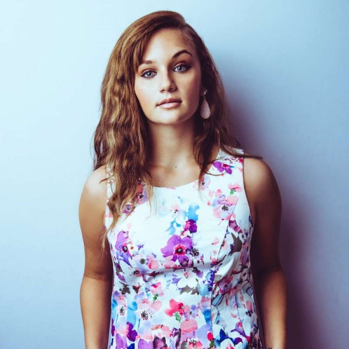 Hollyn Takes Singer songwriter Role To Heart