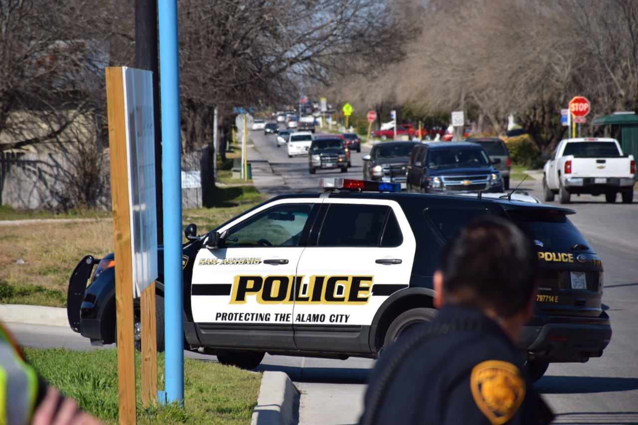 Driver loses control of vehicle, strikes pedestrian on Northeast Side of San Antonio