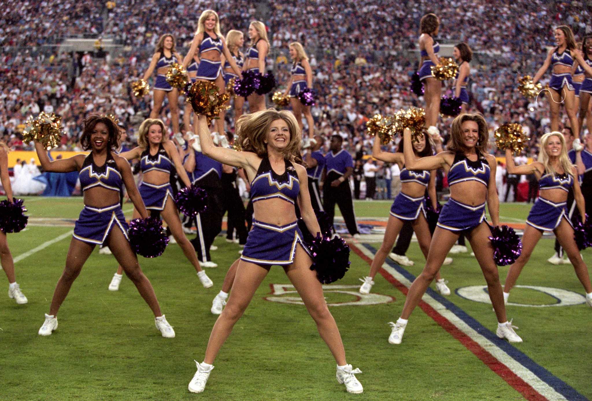 Denver Broncos Cheerleaders - EBONI